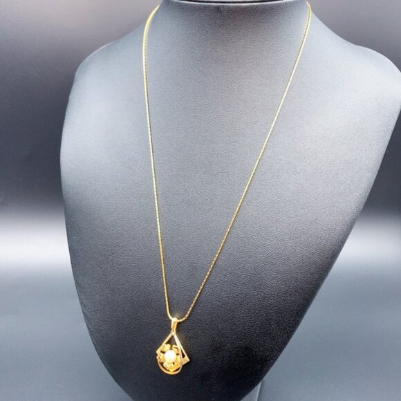 Genuine Akoya Pearl Gold Tone Pendant Necklace - Picture 6 of 7